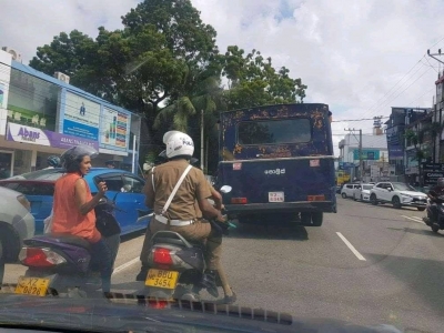 Anuradhapura Police Round Up Couples Near Wewa Rawuma And Film Theatres