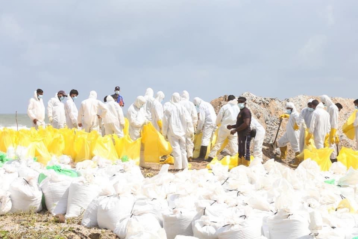 Beach Cleanup From MV X-Press Pearl Continues On For Sixth Day: MEPA