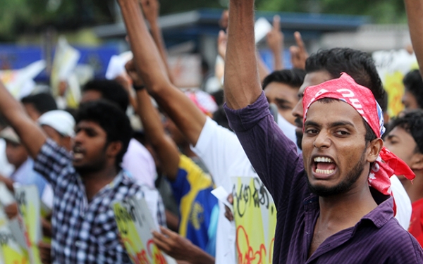 Heavy Traffic On Galle Road: Galle Road Closed Between Colpetty And Bambalapitiya Due To Anti-SAITM Protest