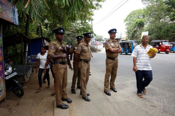 UPDATE: Curfew In Colombo, Gampaha &amp; Puttalam Extended Until May 04: Only 1/3 Of State Sector Workers Allowed To Work Following Lifting Of Curfew