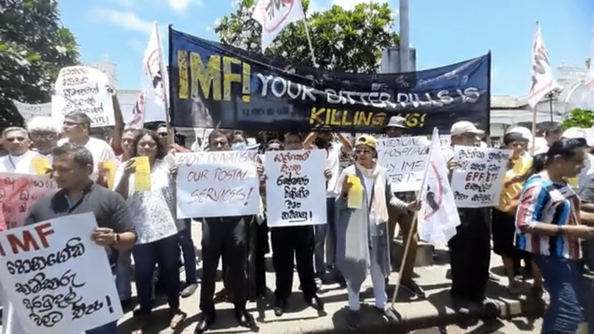 Protestors at Fort Railway Station Voice Concerns Over IMF Partnership and Domestic Debt Restructuring Amid Limited Public Support