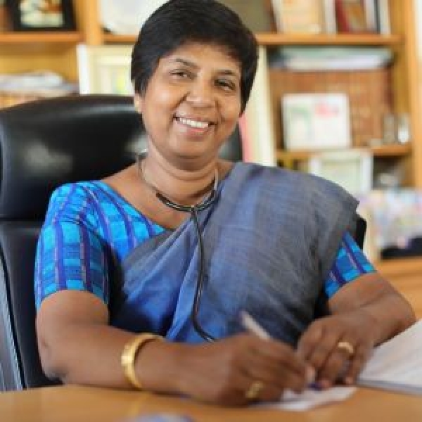 Is Pavithra Out Of Corona Duties? - Sudarshini Fernandopulle Takes Oaths As State Minister Of COVID19 Prevention And Control