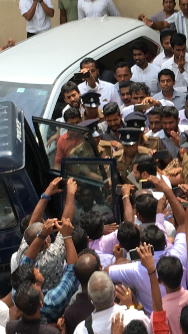 Tense Situation At Swarnavahini Again: Angry Employees Surround CEO&#039;s Office: CEO Escorted Out Under Police Protection