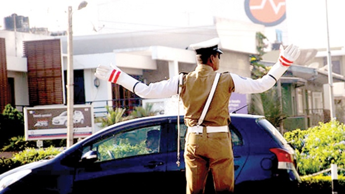 Sri Lanka Police Issue Reminder for Motorists to Carry Essential Documents