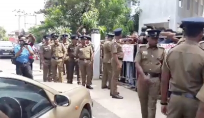 Police Called In To Quell Tense Situation At ITN: Protesters Attempt To Assault Deputy General Manager Within Office Premises