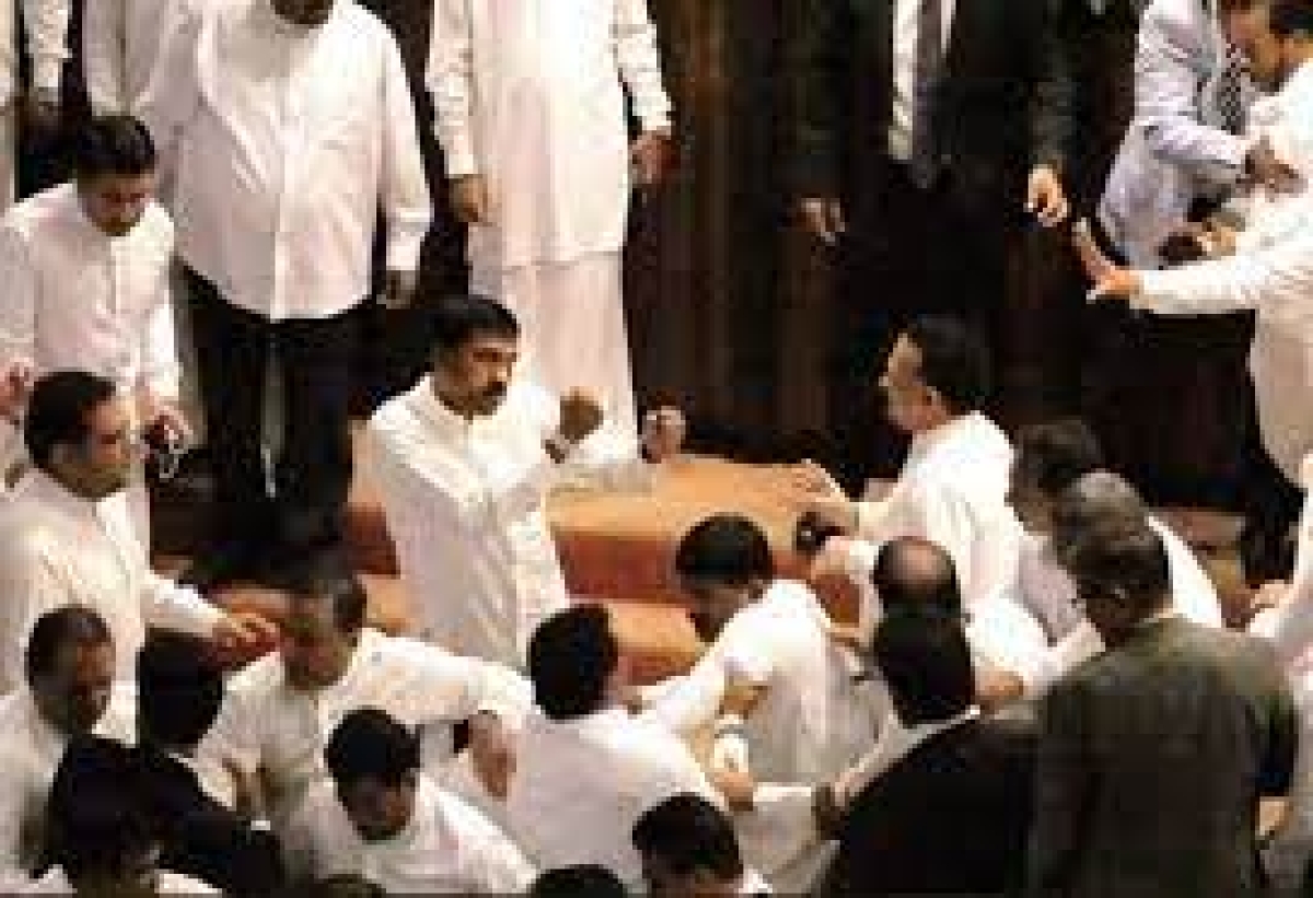 Commotion in Parliament During Opposition Leader&#039;s Speech: State Minister Prasanna Ranaweera Accuses Sajith of Violating Standing Orders