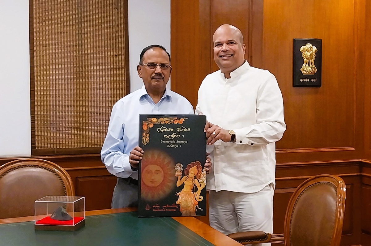 Outgoing Sri Lankan High Commissioner pays a farewell call on National Security Advisor of India