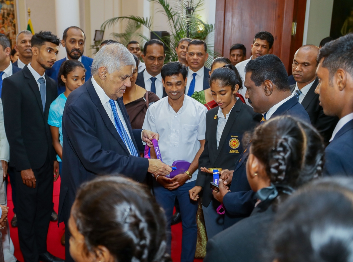 President Welcomes Asian Games Gold Medalist Tharushi Karunaratne to President&#039;s House