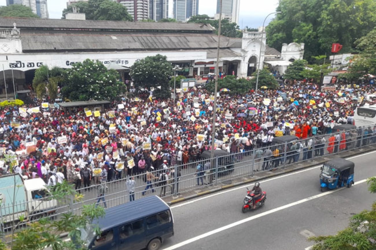 Traffic Disruptions in Colombo Due to  Protest