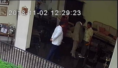 Group Of UNP MPs Led By Ravi K Seen At Wasantha Senanayake&#039;s Colombo Residence Last Morning