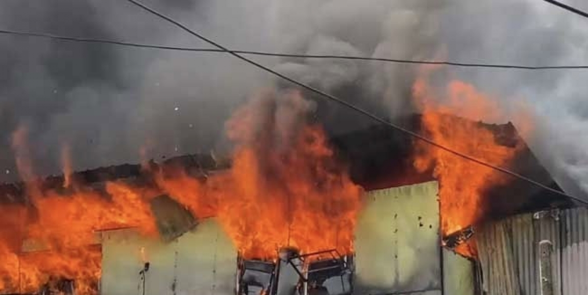 Fire breaks out at garment factory in Rajagiriya