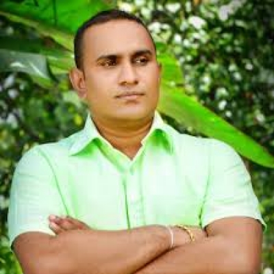 Police Officer Of Narcotic Division Assaulted By UNP MP Chaminda Wijesiri