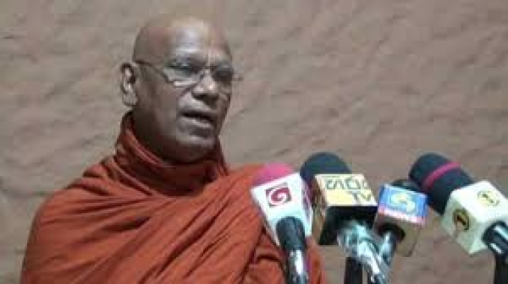 Omalpe Sobhitha Thera Lauds Colombo University Graduates Who Snubbed Ananda Thera On Stage