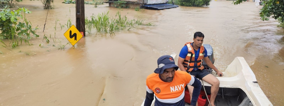 33 Navy Teams for Flood Relief Efforts