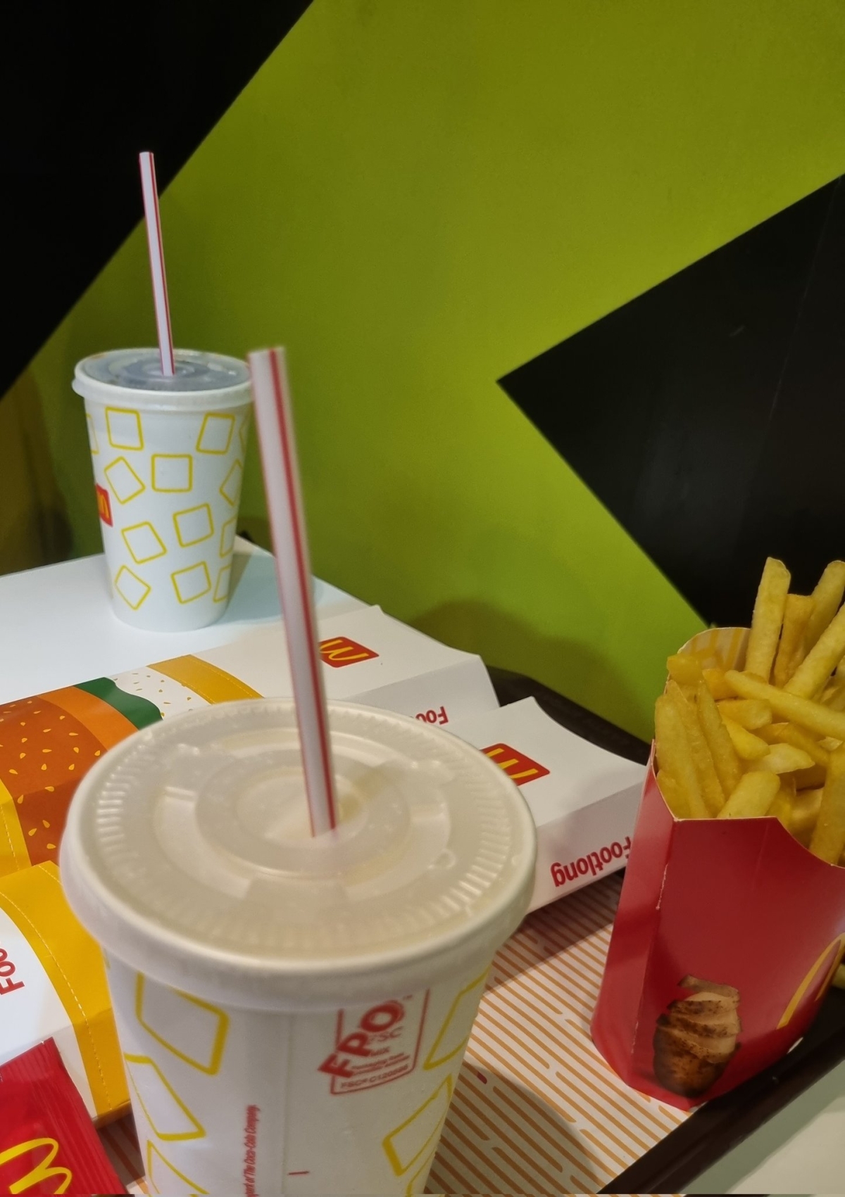 McDonald&#039;s Faces Scrutiny for Alleged Violation of Sri Lanka&#039;s Single-Use Plastic Ban Amid Environmental Concerns