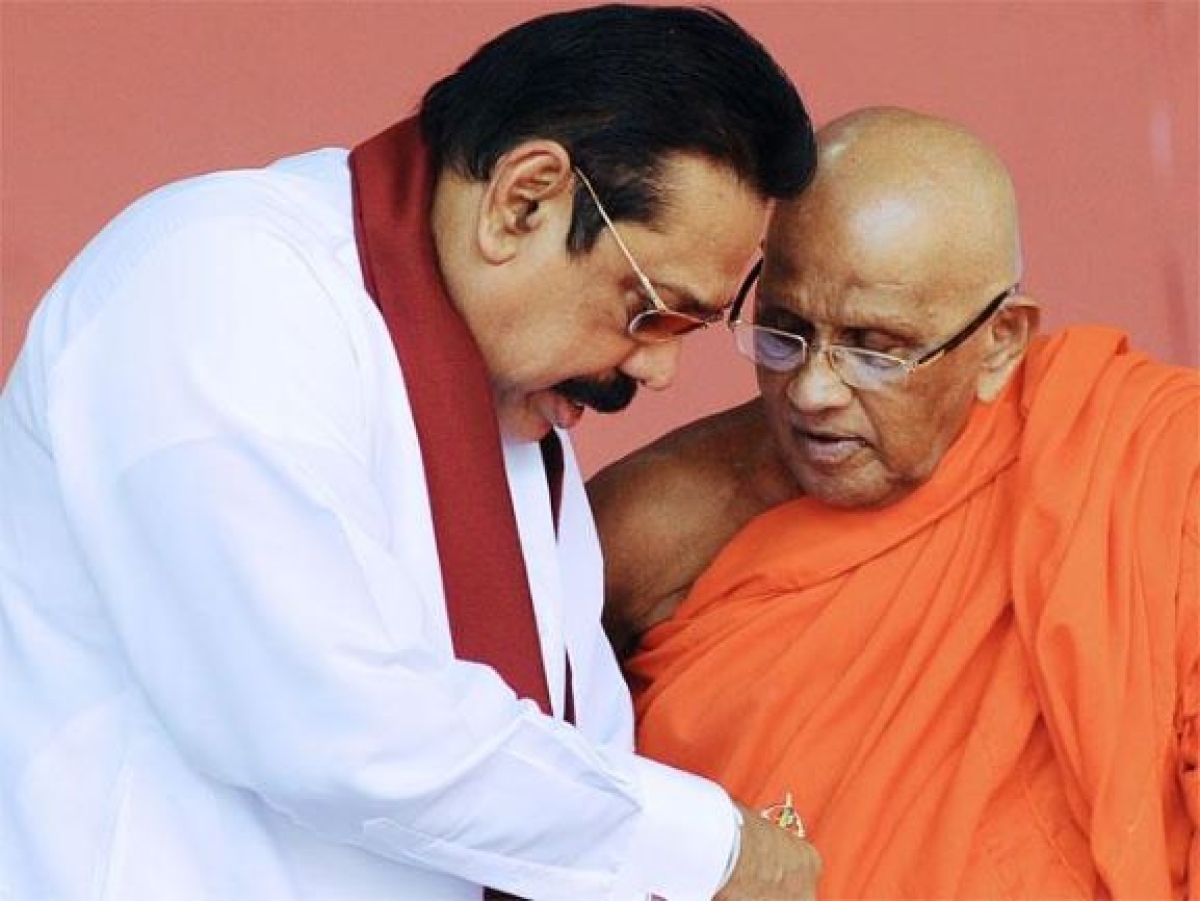 Mahinda Visits Abhayaramaya Temple To Meet Muruththettuwe Ananda Thera Amidst Heightening Crisis