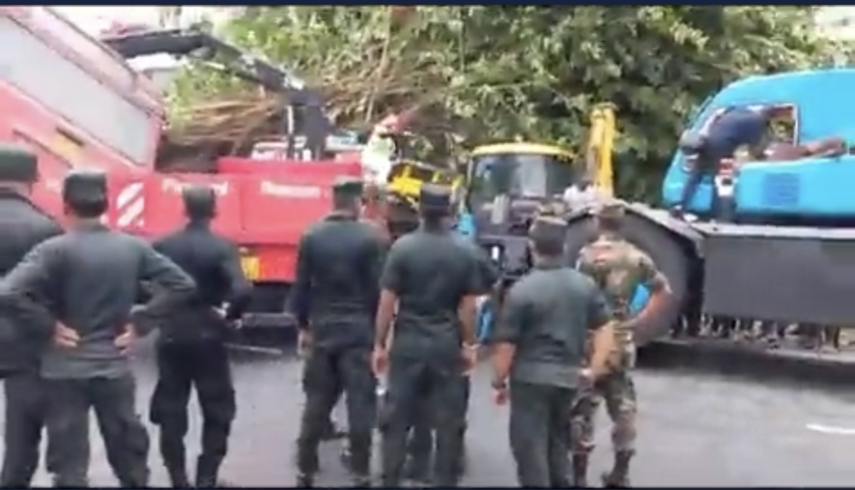 Tragic Accident Claims Five Lives as Tree Falls on Bus in Kollupitiya: Nearly 35 People Injured And Admitted to Hospital