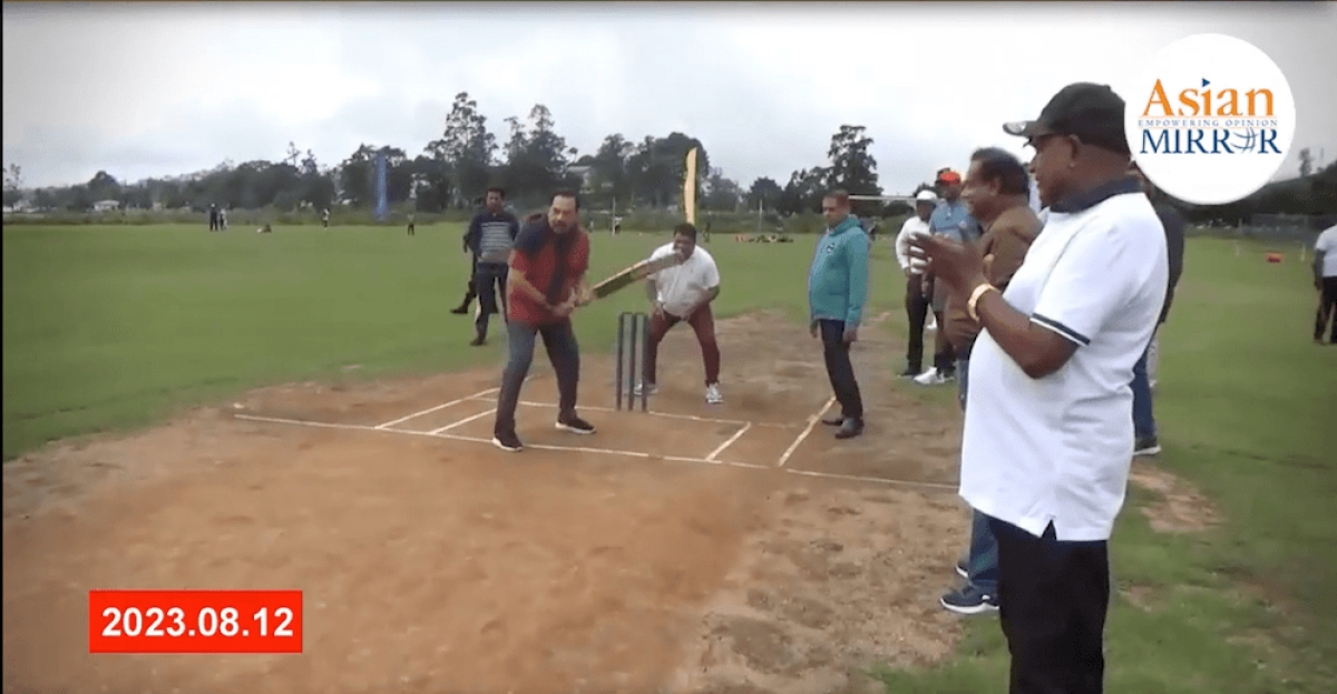 [VIDEO] Former President Mahinda Rajapaksa Enjoys Cricket Match with SLPP Colleagues in Nuwara Eliya