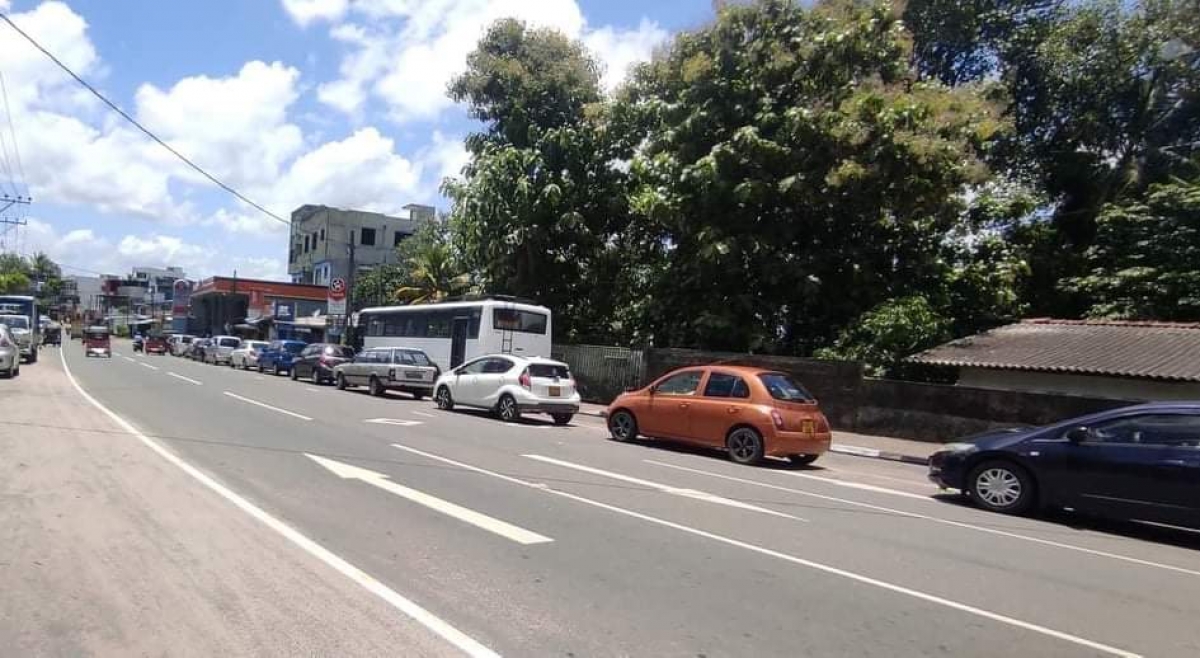 Long Queues Reported Near Fuel Stations As People Resort To Panic Buying Fearing Lockdown Announcement