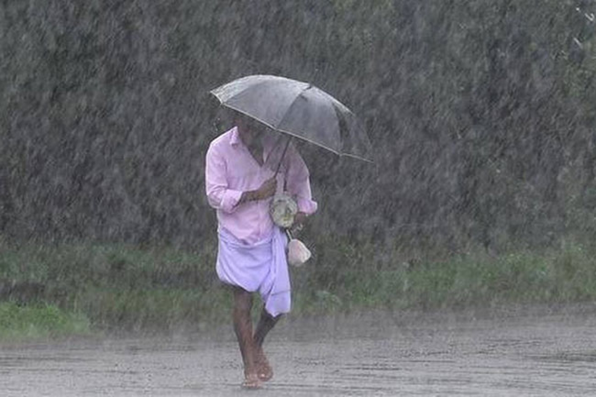 Fairly Heavy Showers and Thundershowers Expected Across the Island