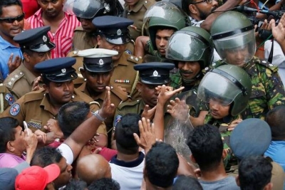 Arjuna Ranatunga&#039;s Security Officer Released From Case Over Firing Shots At Mob Inside CPC